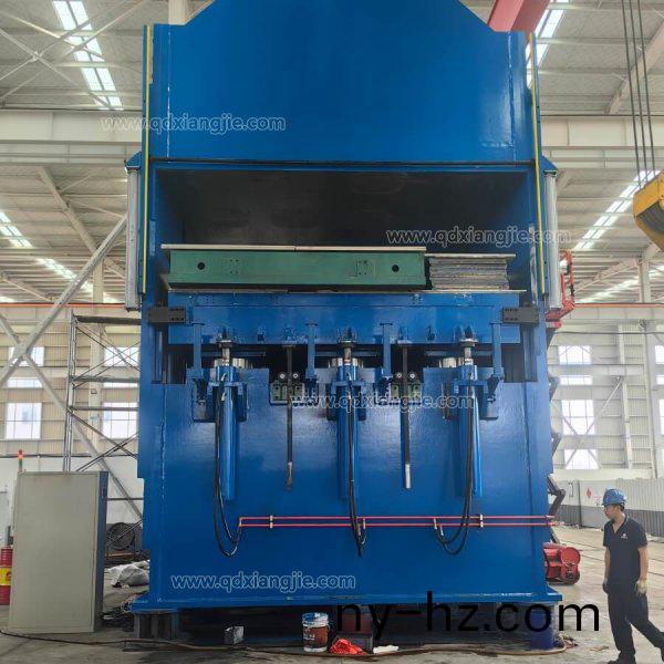 側(cè)(ce)闆(ban)式(shi)硫化機(ji)