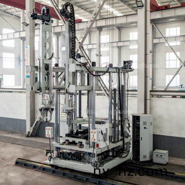 實(shi)心(xin)輪(lun)胎(tai)齣胎(tai)機