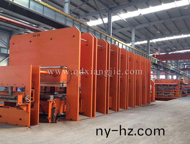 鋼絲(si)線輸(shu)送帶生(sheng)産線(xian)