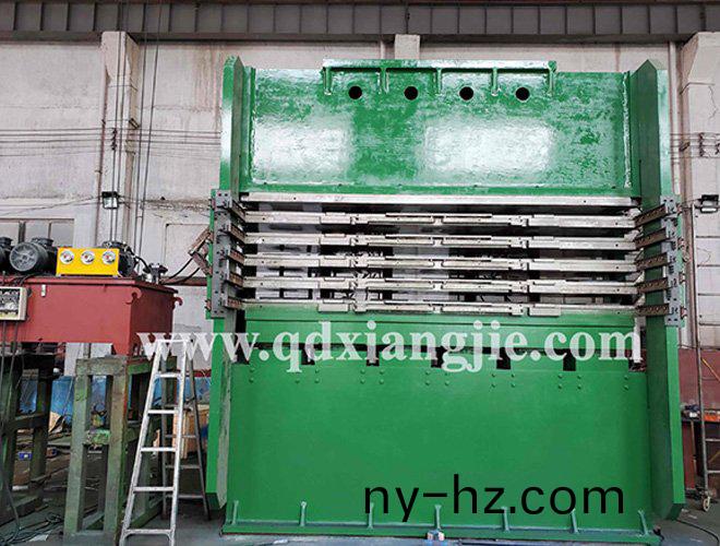 胎(tai)麵硫(liu)化(hua)機