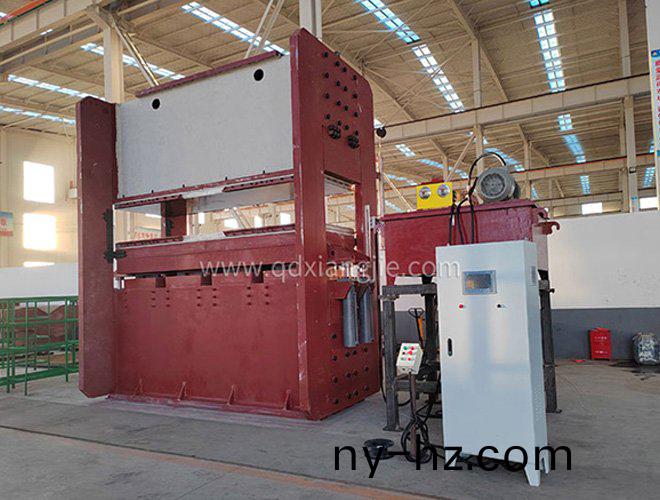 XLB-3500*1000側(ce)闆(ban)式(shi)硫(liu)化(hua)機