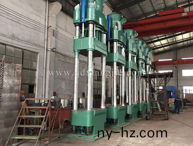 XLB-1600X1100- 600噸 柱(zhu)式硫(liu)化(hua)機