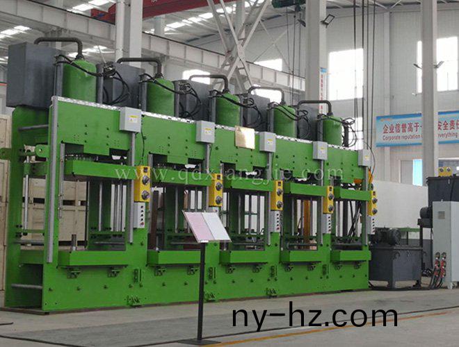 XLB-1000*1000/150T實(shi)心胎(tai)硫化機(jī)(ji)