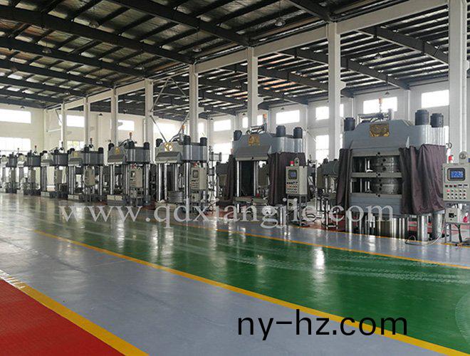 新設(shè)(she)計(ji)實(shi)心胎硫(liu)化(hua)機